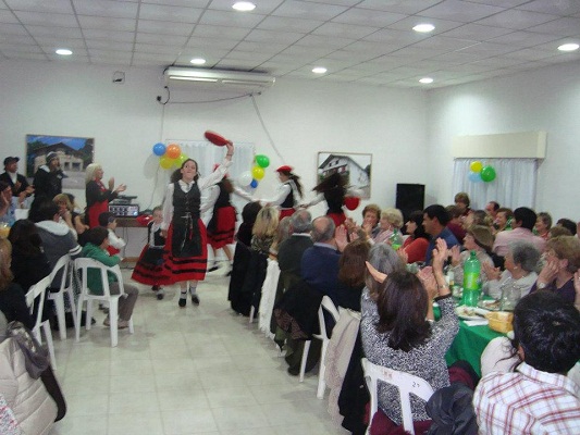 El Euskal Sustraiak celebró su 14 aniversario con una cena para 110 personas (foto EE)